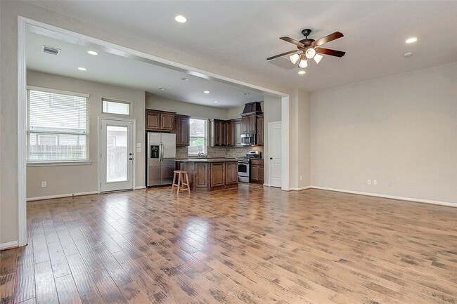 Building Photo - 16 Cheswood Manor Court