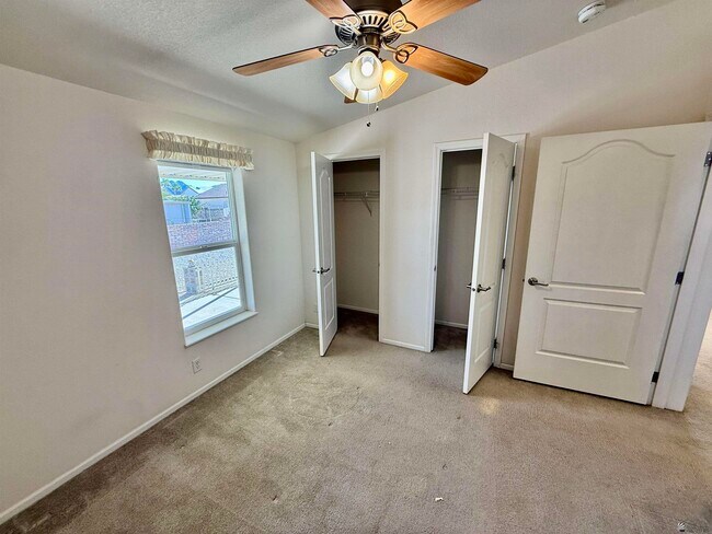 Building Photo - 13239 E 48th Dr