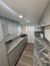 Building Photo - 2 bedrooms 1 bath home in San Diego