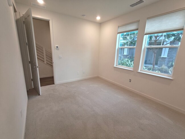 Building Photo - Coming Soon ? Bright, Modern Living in Sunnyvale