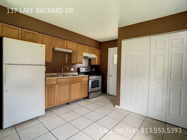 Building Photo - 137 Lake Rachard Dr