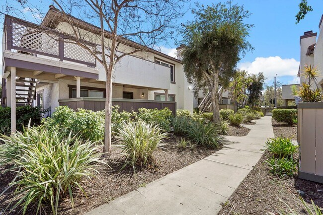 Building Photo - Santee Condo 3 bedroom Upstairs Unit.