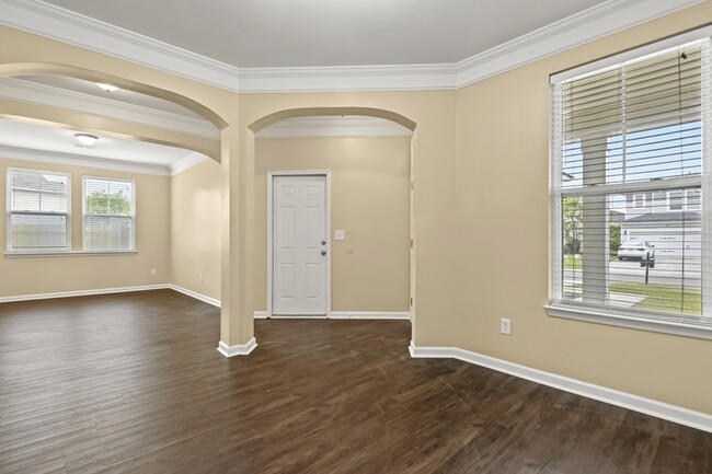 Building Photo - 363 Sanctuary Park Dr