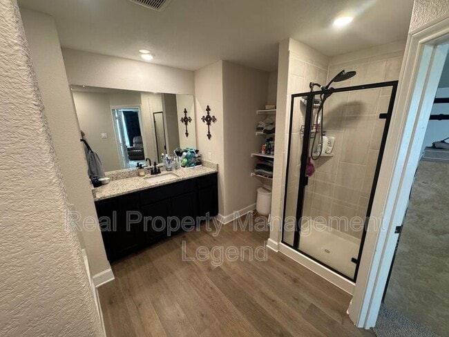 Building Photo - 1210 Bullock Dr