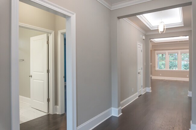 Building Photo - 2533 Capstone Dr