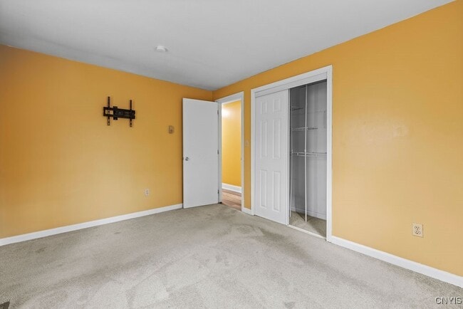 Building Photo - 3059 Hayfield Ln