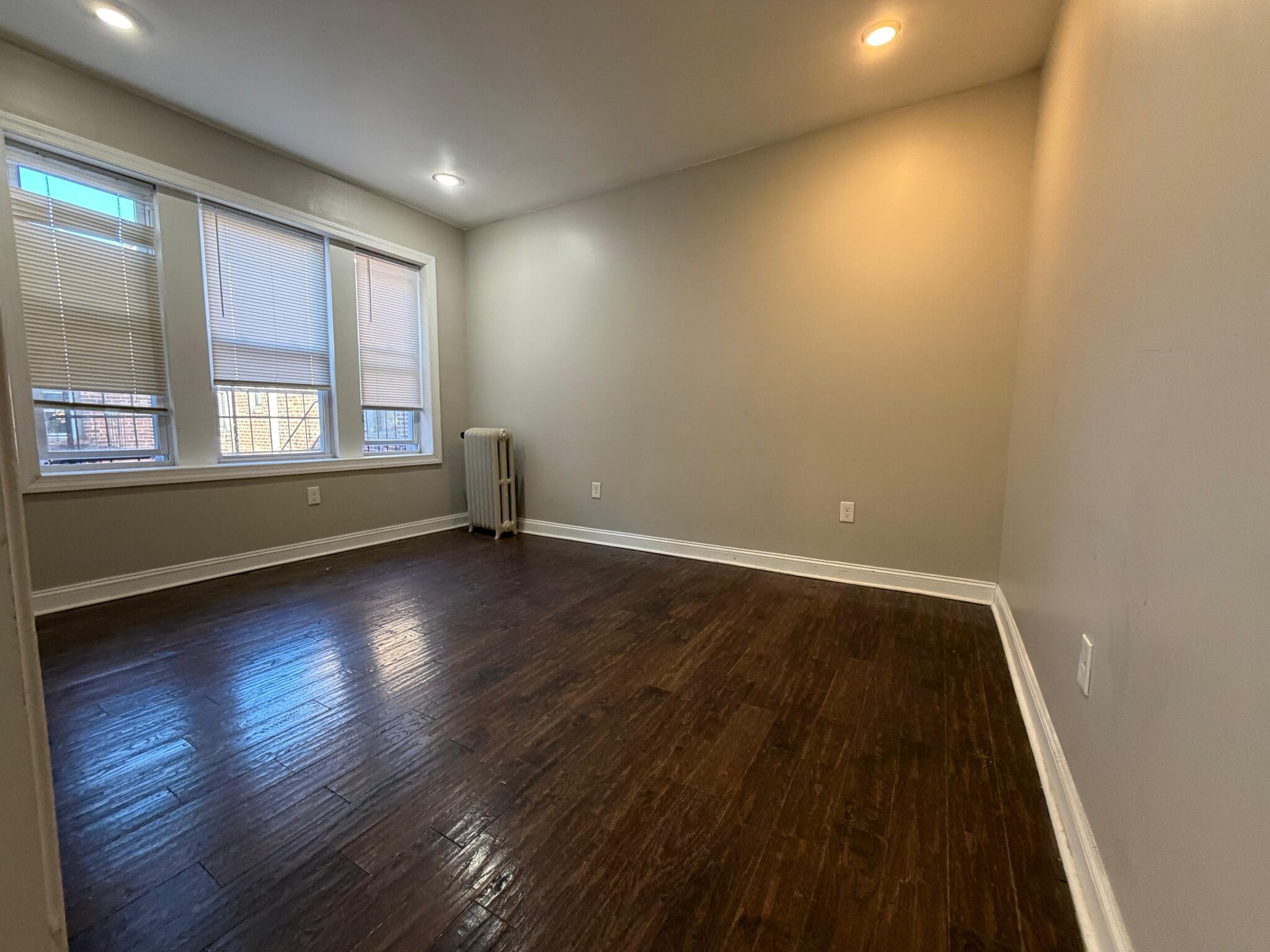 Building Photo - 158 Bergen Ave