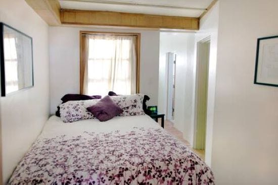 Queen size bedroom - 18 8th St NE