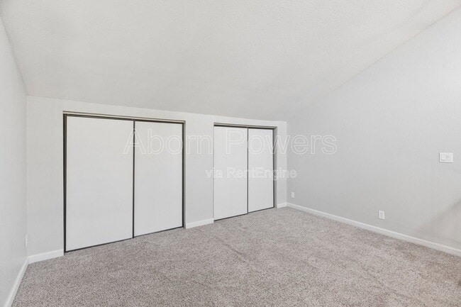Building Photo - 3180 Country Club Dr