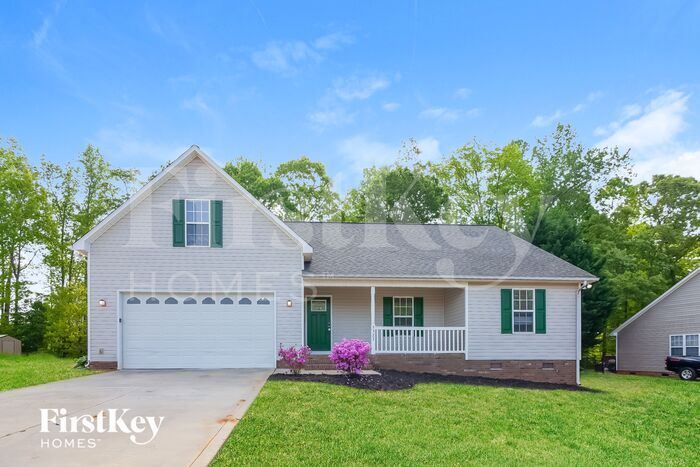 Primary Photo - 5327 Oaktree Dr