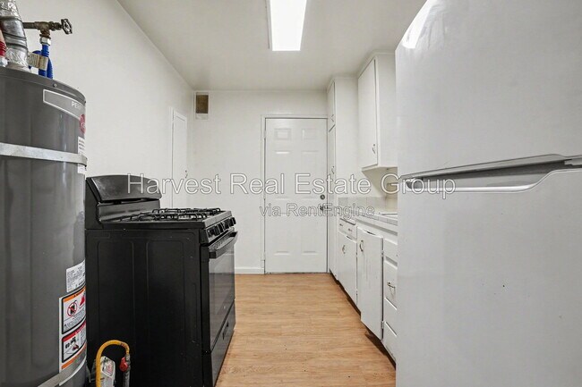 Building Photo - 2233 Ninth St
