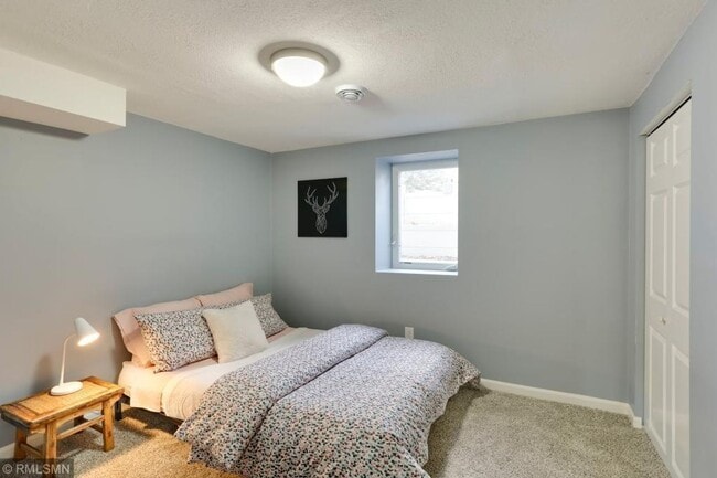 Building Photo - Perfect 4 bedroom count Home in Columbia H...
