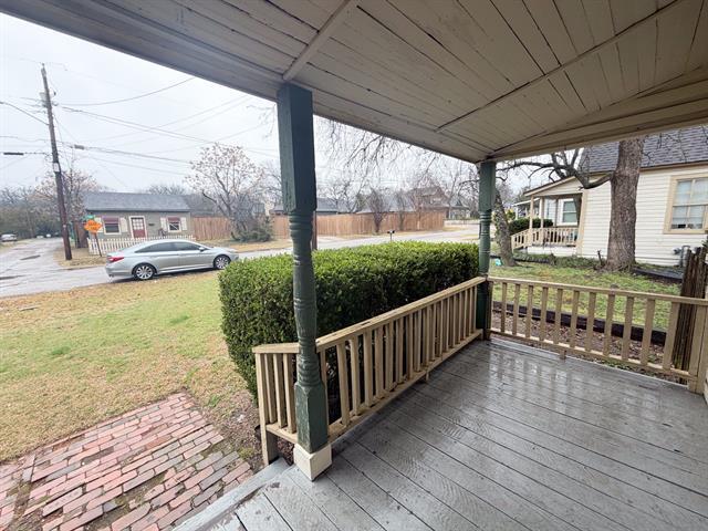 Building Photo - 310 E Parks Ave