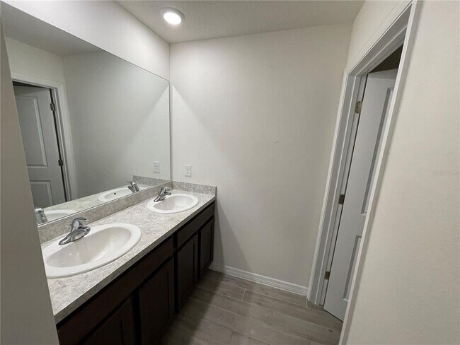 Building Photo - 6065 SW 84th St