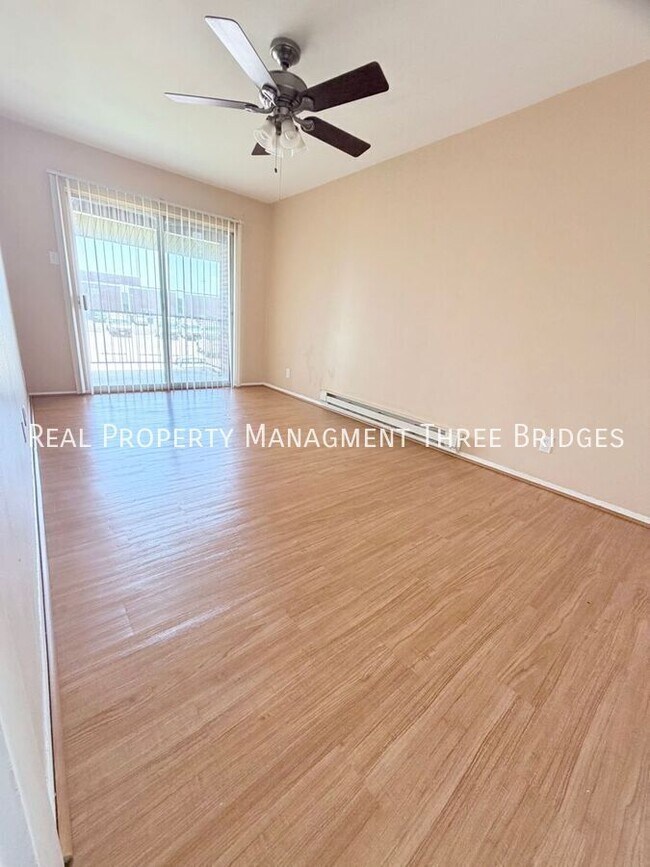 Building Photo - 7431G Hazelcrest Drive-