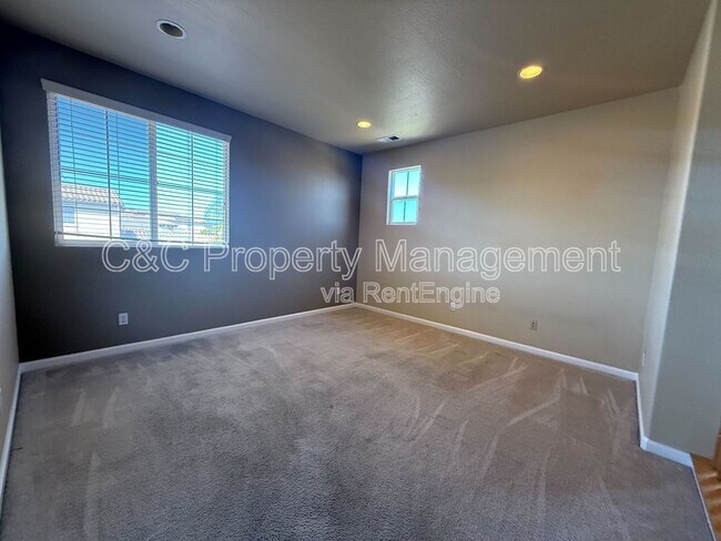 Building Photo - 1180 Pueblo Ct