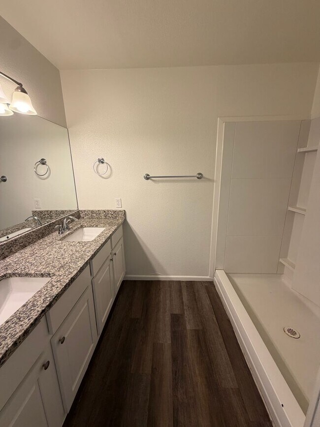 Building Photo - 1431 S Lazona Dr