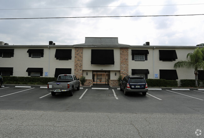Building Photo - Kingston Court Apartments