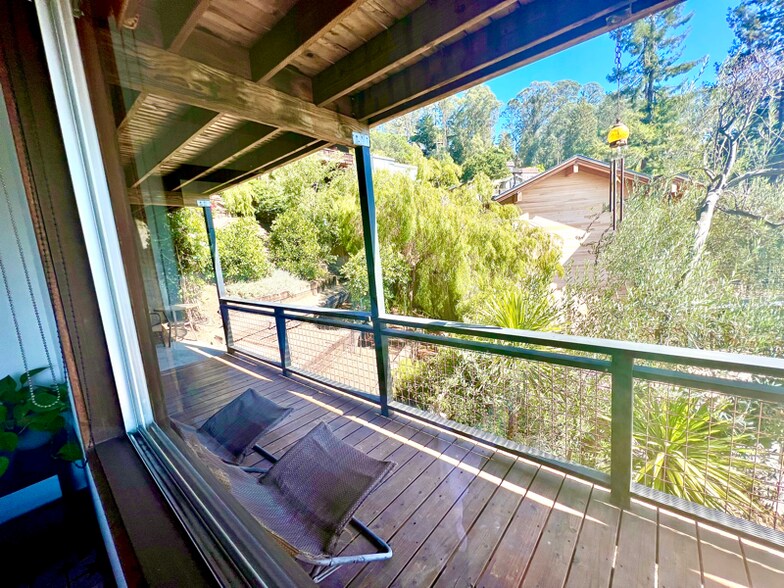 Building Photo - 10 Maybeck Twin Dr