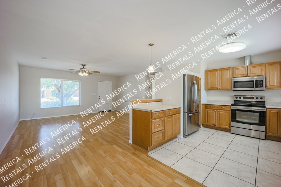 Building Photo - 4006 S McKemy St