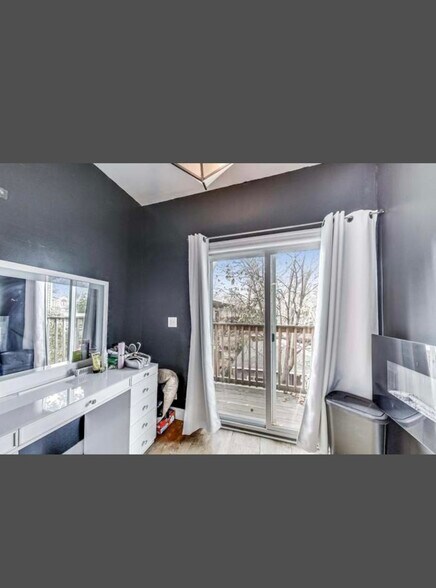 Building Photo - 3412 N Janssen Ave