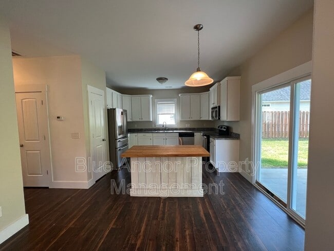 Building Photo - 153 Leeward Ln