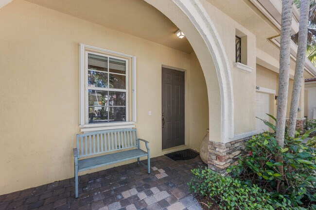 Building Photo - 1043 Vintner Blvd
