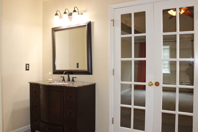 Building Photo - 2164 Westbury Ct SW