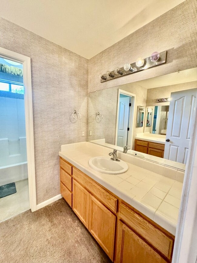 Building Photo - Spacious Two Story Home For Rent with all ...