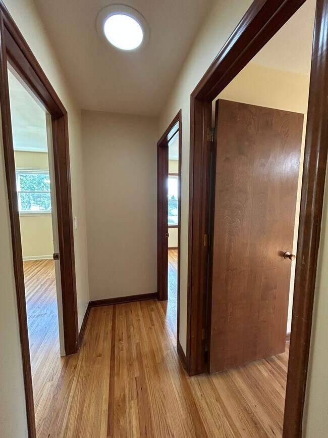 Building Photo - 704 N 74th Ave