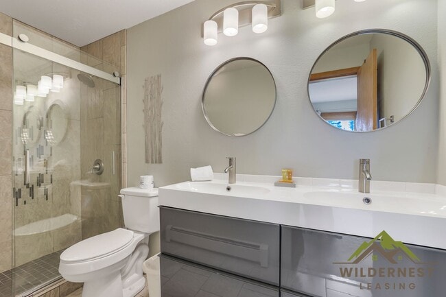 Building Photo - Winter Rental- 2 Bed/2 Bath, renovated con...