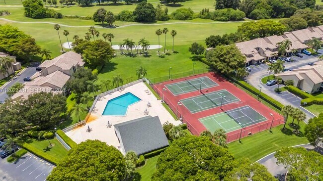 Building Photo - 16320 Malibu Dr