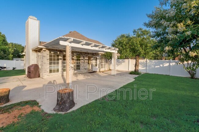 Building Photo - 2309 Kittyhawk Dr