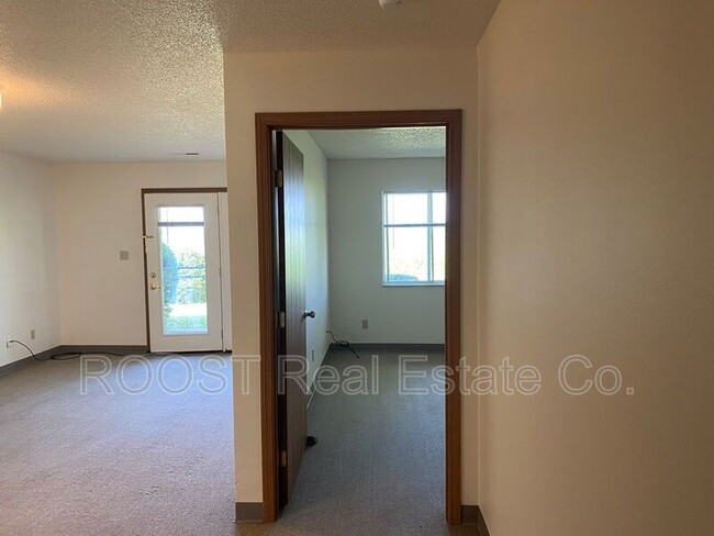 Building Photo - 339 Lewis B Moore Dr