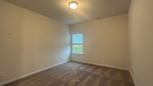 Building Photo - 415 Pointe N Dr