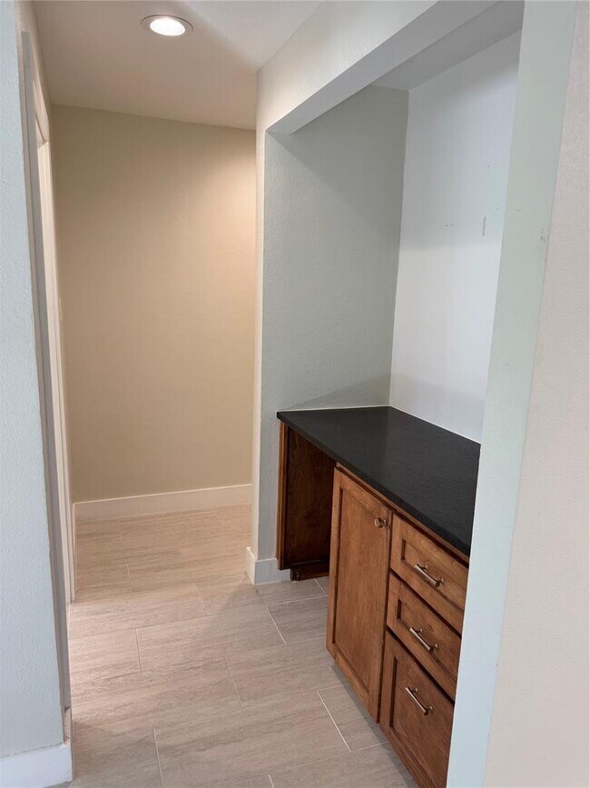 Building Photo - 9908 Willers Way