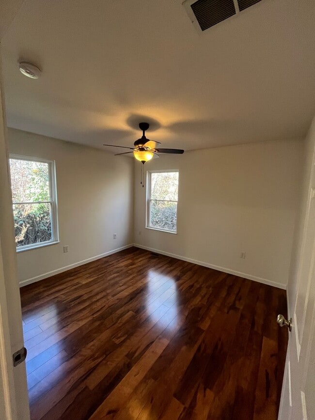 Building Photo - 2 bedroom, 1 bath House: Available Now or July 2026 (price is subject to change)