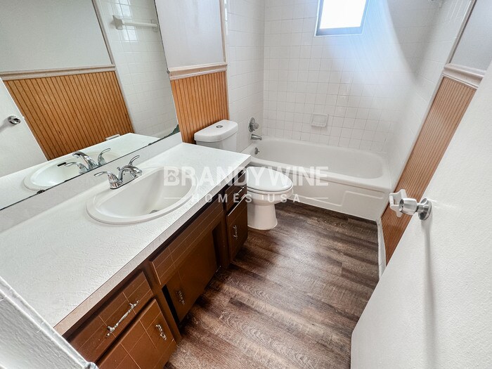 Building Photo - 10498 Arrowhead Dr