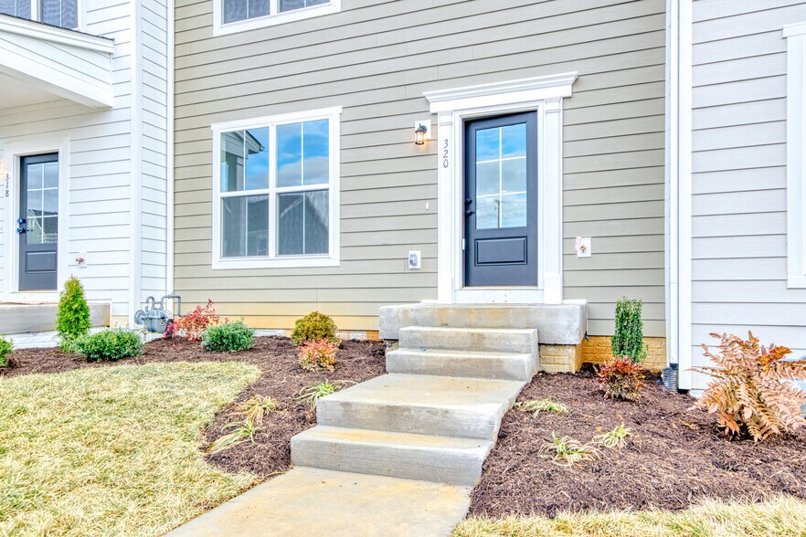Building Photo - 221 Addison Ct
