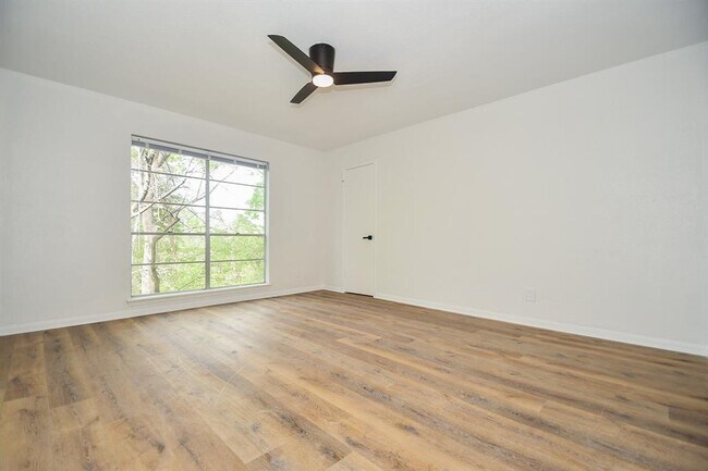 Building Photo - 6529 Bayou Glen Rd