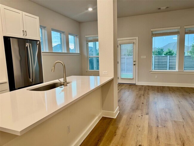 Building Photo - 509 Three Feathers Ct