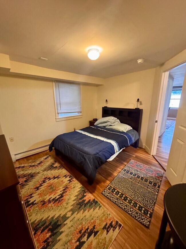 Building Photo - Spacious 3-Bedroom| Downtown Newnarket| Available NOW!