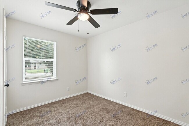 Building Photo - 4425 Central Ln