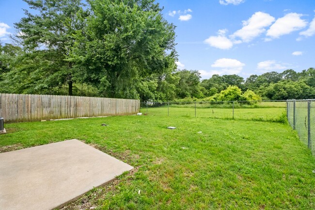 Building Photo - Pioneer Ln Duplex