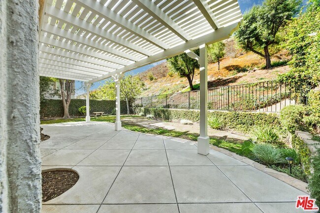 Building Photo - 2909 Venezia Ln