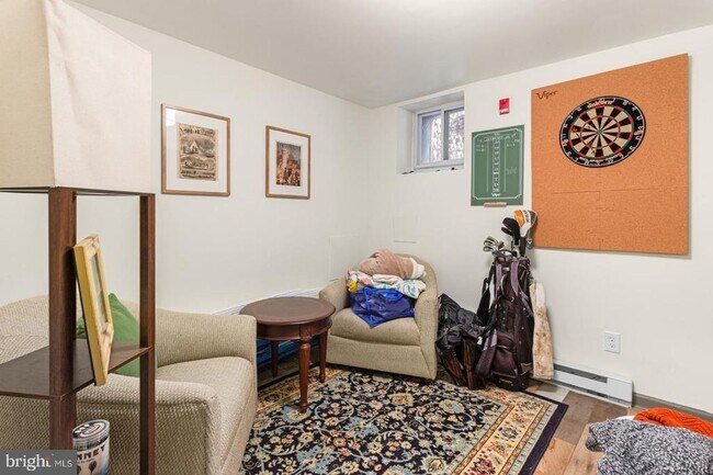 Building Photo - 2318 E York St