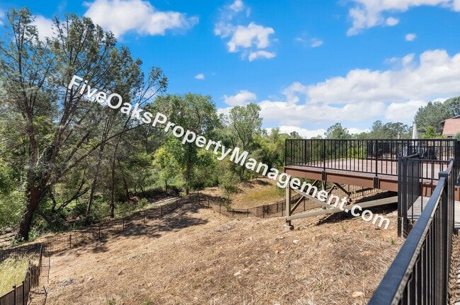 Building Photo - 571 Willow Ridge Ct