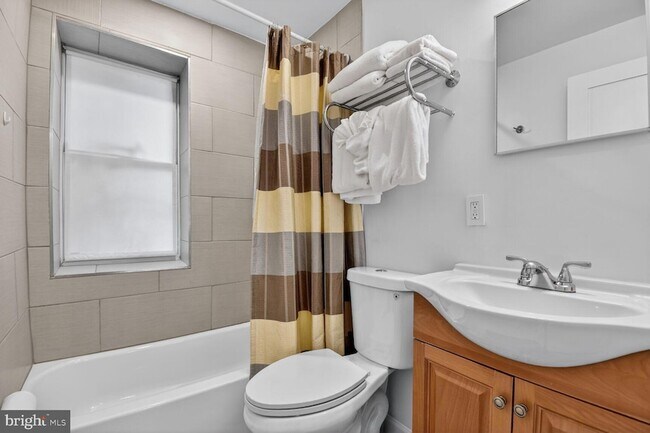 Building Photo - 1339 Corcoran St NW