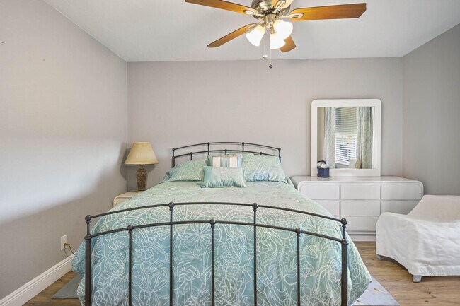 Building Photo - 3951 Via Poinciana