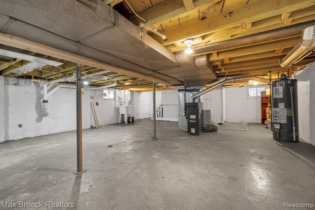 Building Photo - 520 E Hazelhurst St